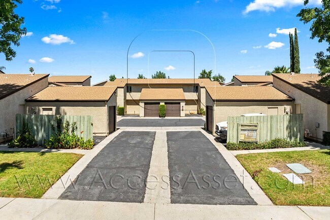 Building Photo - 661 Parkview Dr