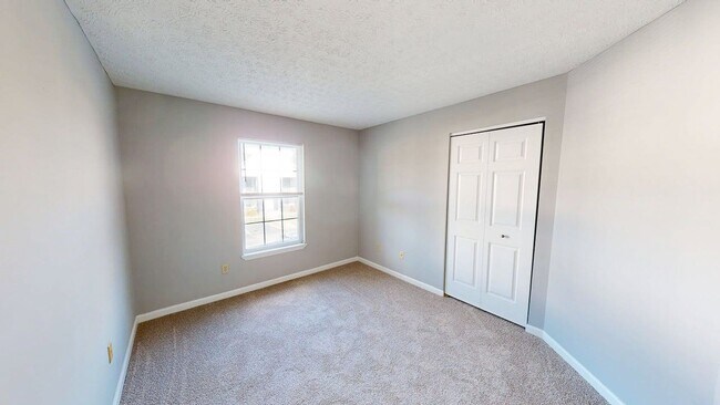 Building Photo - 5441 Cedar Springs