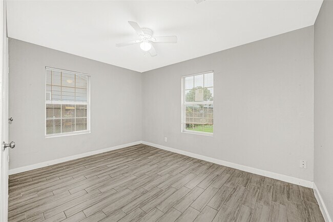 Building Photo - 5009 Bataan Rd