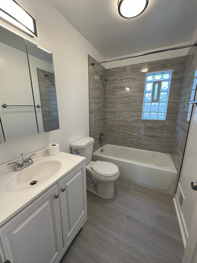 Building Photo - 1149 Deerfield Rd