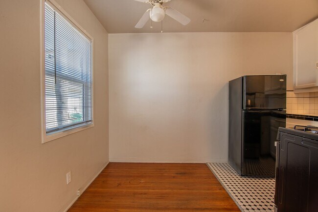 Building Photo - 4518-4522 52nd Street