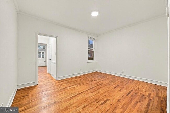 Building Photo - 334 Lombard St