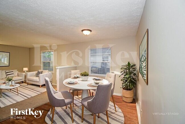 Building Photo - 4601 N Richardt Ave