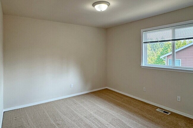 Building Photo - 10234 186th Ct NE