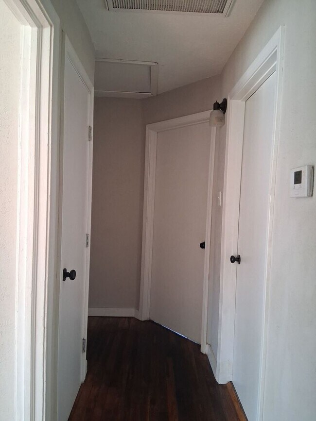 Building Photo - Nice 3 Bed 2 Bath North Jackson Rental on State St