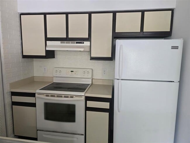 Building Photo - 1267 SW 46th Ave