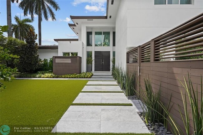 Building Photo - 325 Seven Isles Dr