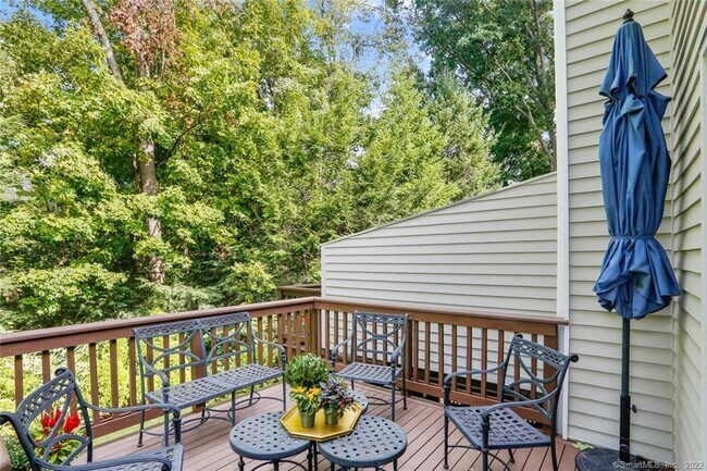Building Photo - 40 Ettl Ln