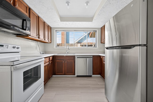 Building Photo - 8623 Riverside Walk Ln