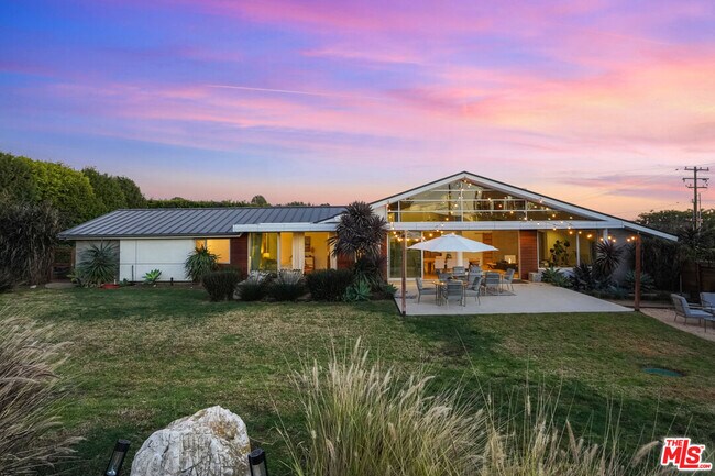 Building Photo - 30479 Morning View Dr