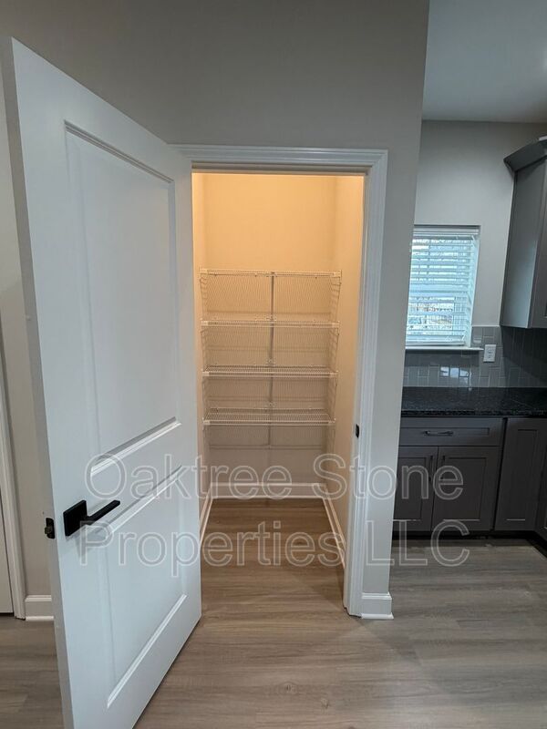 Building Photo - 1996 Main St NW