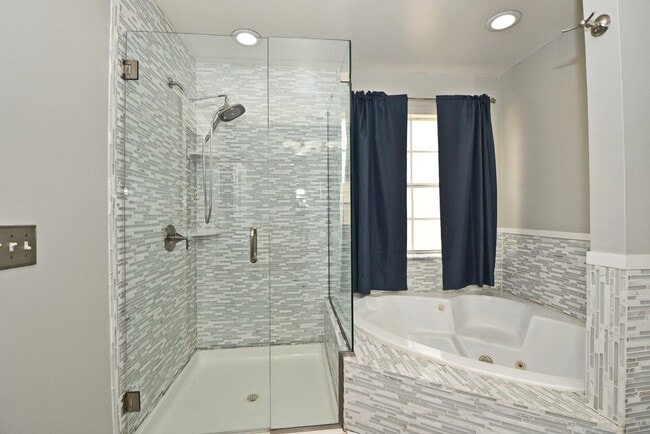 Building Photo - Colonialtown North 3BR – Prime Mills 50 Location