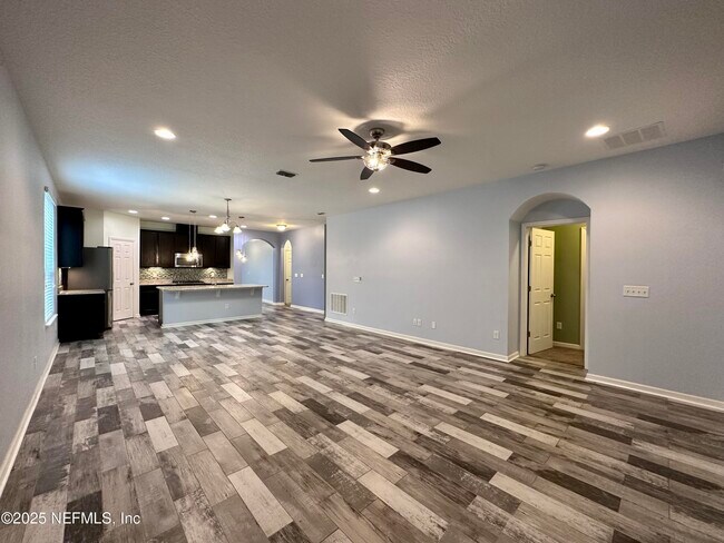 Building Photo - 65 Lone Eagle Way