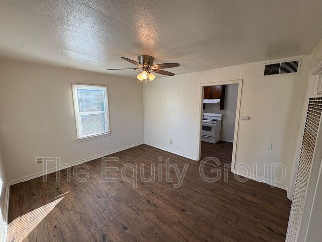 Building Photo - 719 S Church St