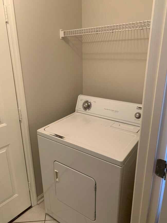 Building Photo - 205 Holland Ridge Dr