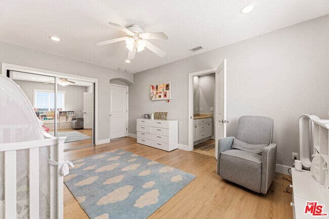 Building Photo - 1832 11th St