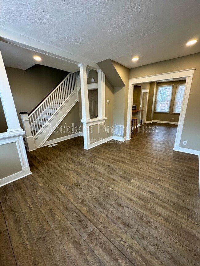 Building Photo - 2438 Druid Park Dr