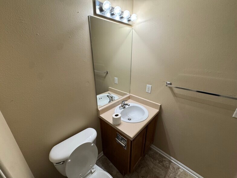 Building Photo - 4243 Gunbarrel Dr