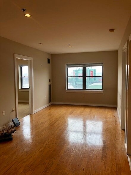 Primary Photo - 536 Commonwealth Ave