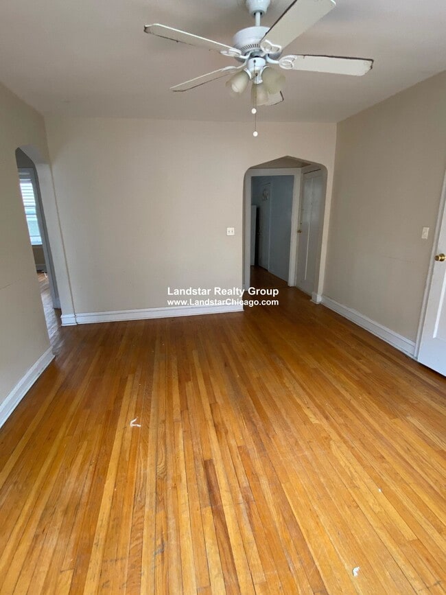 Building Photo - 5030 N Springfield Ave