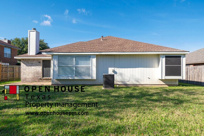 Building Photo - 4908 Shady Oak Trail, Grand Prairie