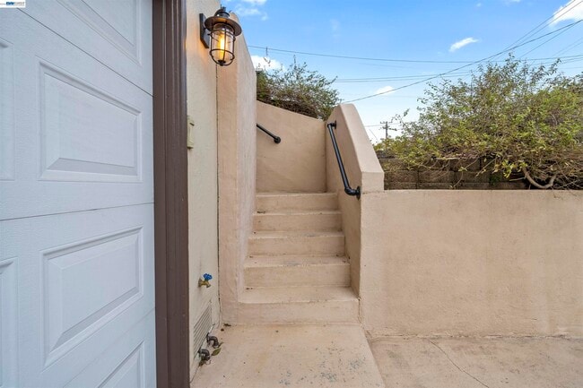 Building Photo - 22123 Main St