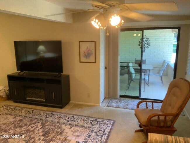 Building Photo - 2311 S Farnsworth Dr