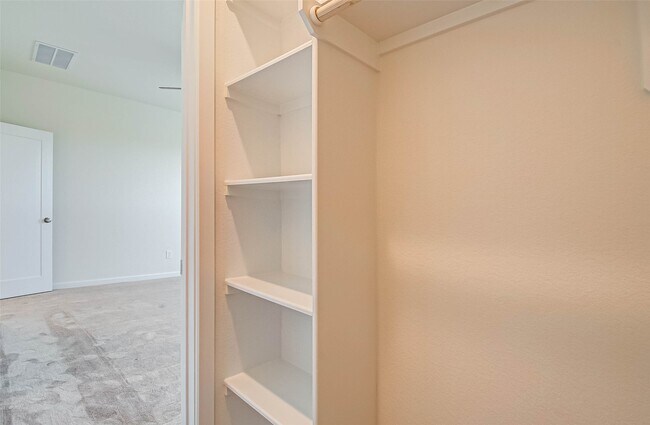 Building Photo - 8011 Colony Chase Ct