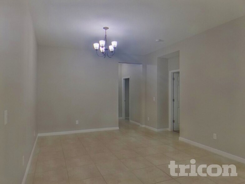 Building Photo - 2316 Oxmoor Dr