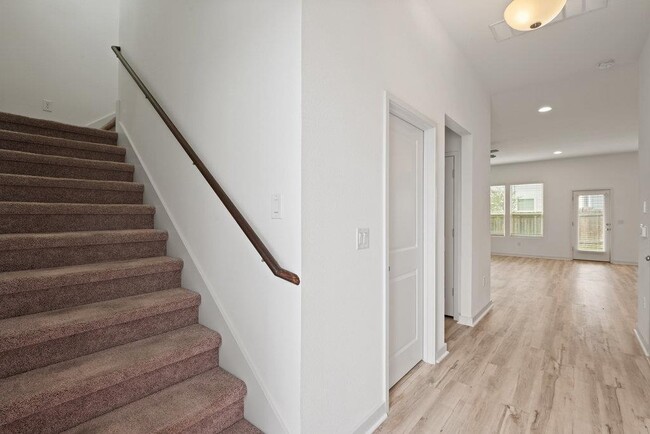 Building Photo - 15100 Forum Ave