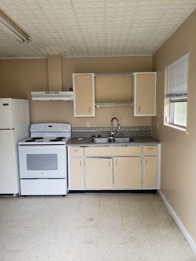 Building Photo - 4129 LA-1