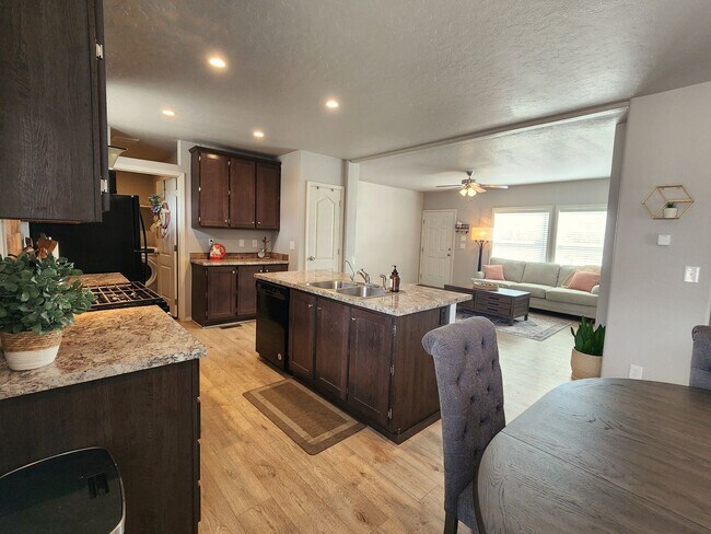 Building Photo - Fully Furnished Manufactured Home in Dayton NV