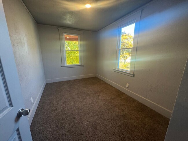 Building Photo - 4774 Belvidere St