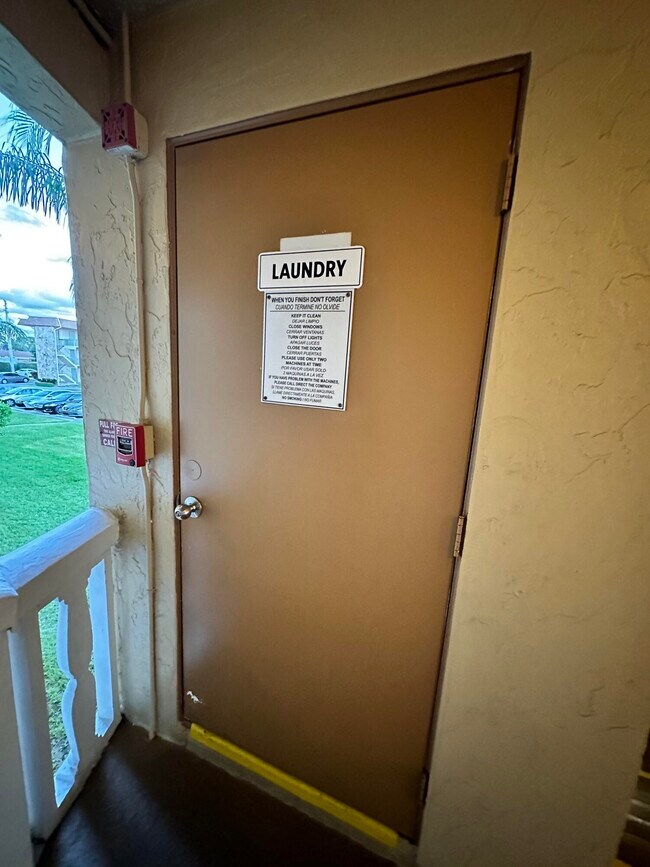 Building Photo - 600 Village Green Ct