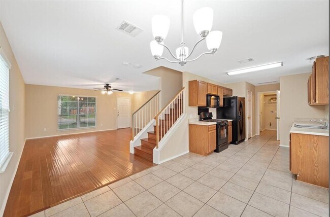Building Photo - 909 Remington Dr