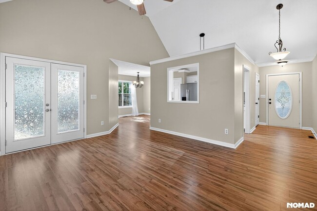 Building Photo - 198 Lakeview Dr