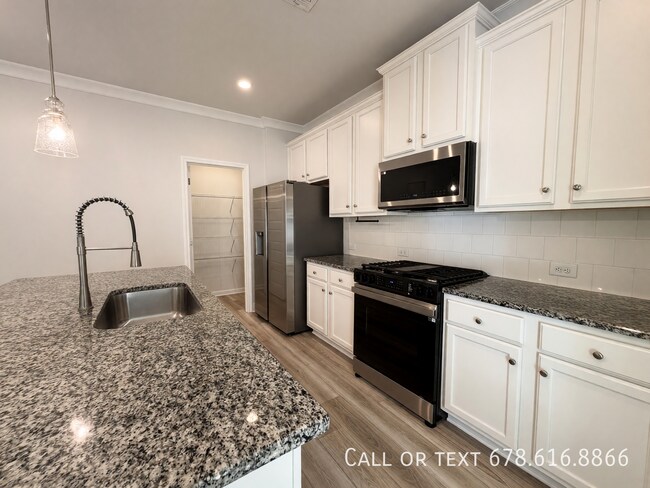 Building Photo - 213 Logan Crest Ct