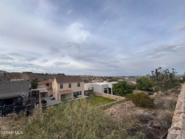 Building Photo - 6700 Hermoso Del Sol Dr