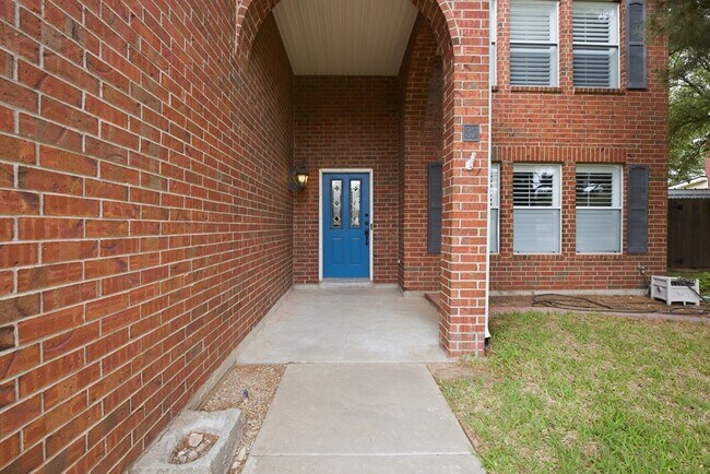 Building Photo - 37 Pinon Ct