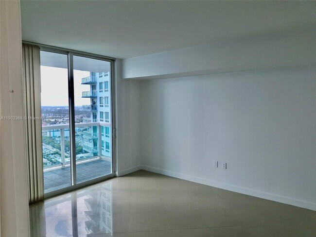 Building Photo - 1800 N Bayshore Dr