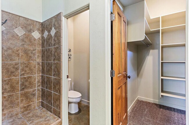 Building Photo - 3 bed 2 bath home!