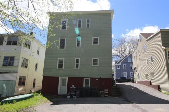 Building Photo - 71 Ash St