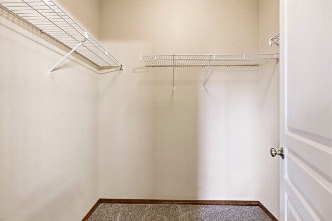 Building Photo - Vaulted Ceilings, A/C & Fully Fenced Yard – Beautiful 3-Bedroom Olympia Home!