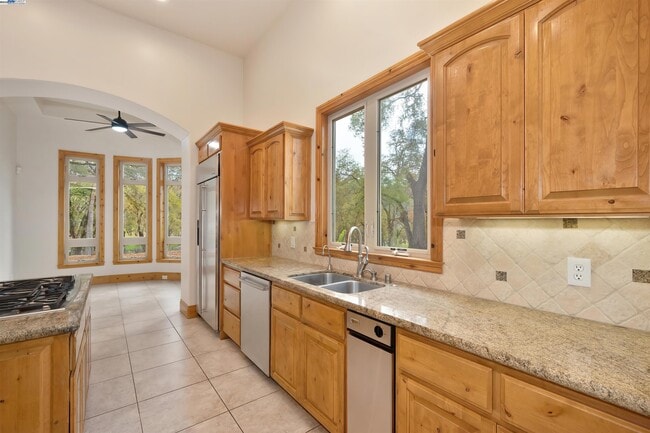 Building Photo - 12859 Austin Forest Cir