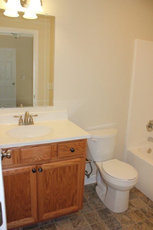 Building Photo - 816 Carson Cir