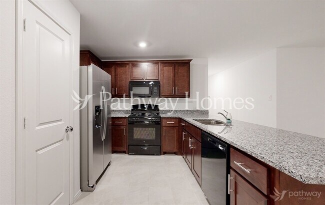 Building Photo - 1352 Plum Rd