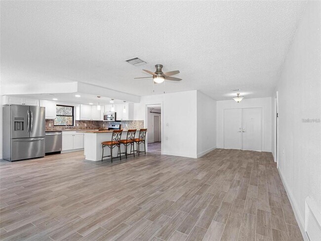 Building Photo - 562 Johns Pass Ave