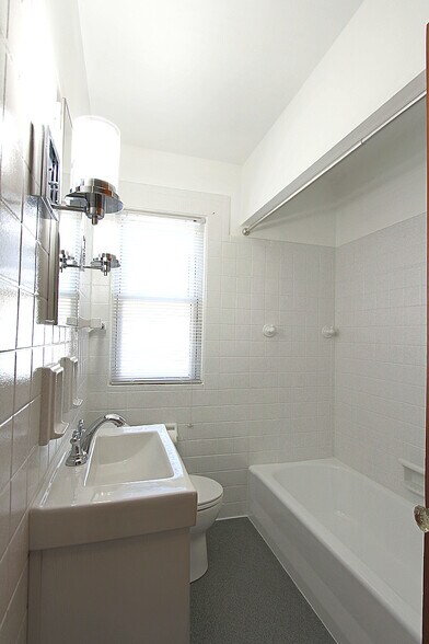 Main Floor Bathroom - 1808 34th St
