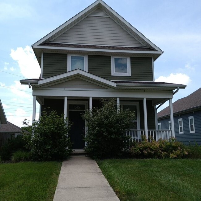 Primary Photo - 3 Bd 2.5 Ba