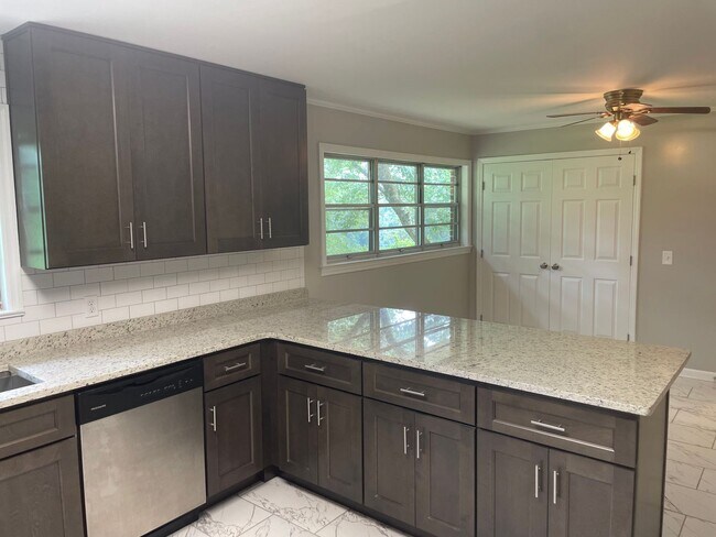 Building Photo - 3785 Pop Stone Cir